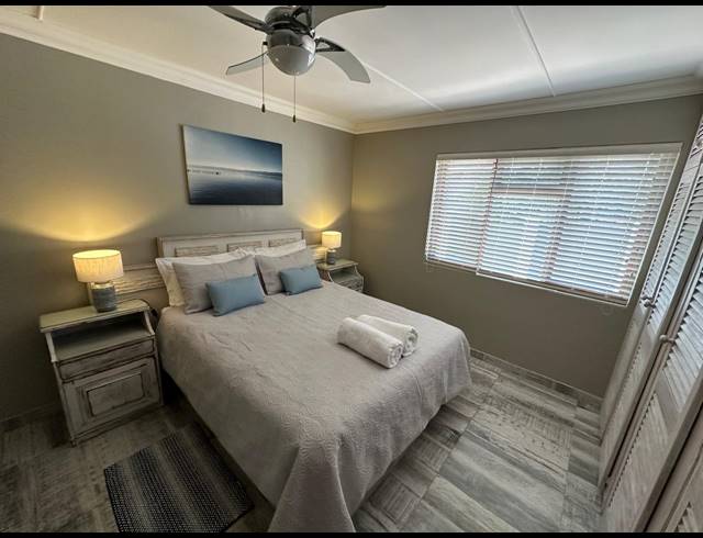 7 BEDROOM HOUSE FOR SALE IN HARTENBOS CENTRAL